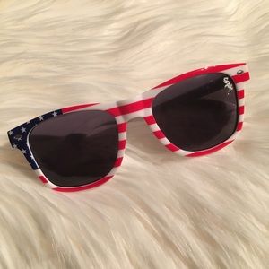 🇺🇸 American Flag Sox Glasses